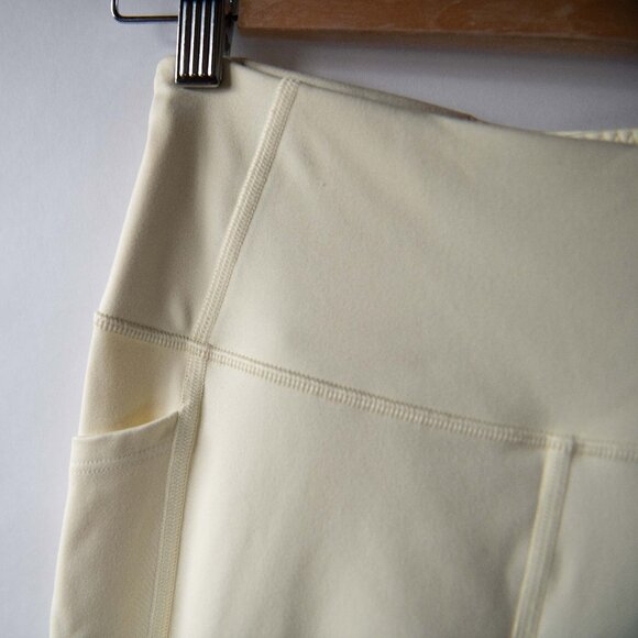 Victoria's Secret Incredible Essential Leggings *Runs Small* - Picture 3 of 12